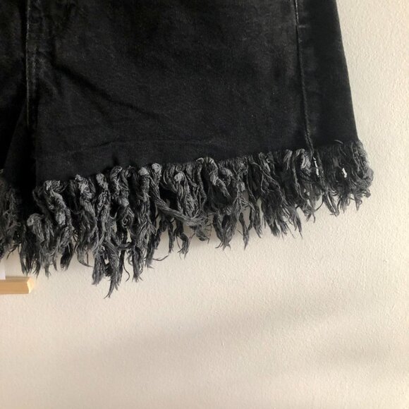Black frayed cutoff jean shorts - zara - 8 - Picture 3 of 5